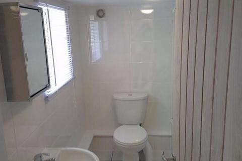 2 bedroom flat to rent, Clarendon Road, Southsea PO4