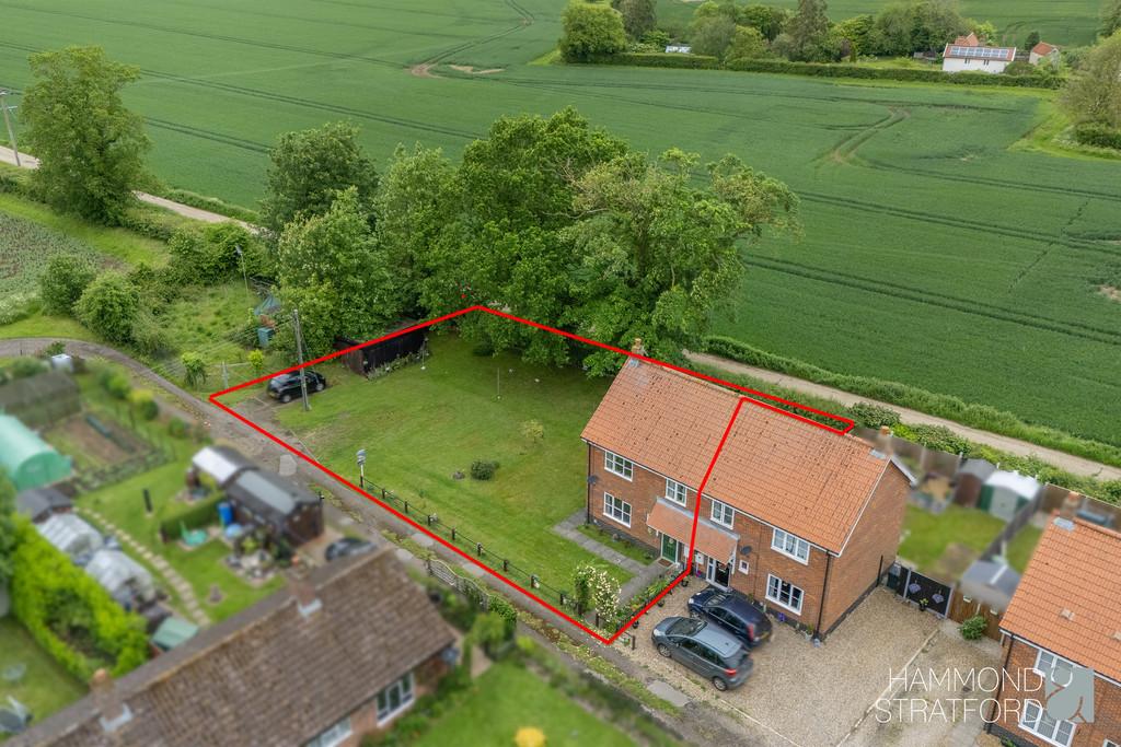 Beeches Lane, Hardingham 3 bed semidetached house for sale £280,000