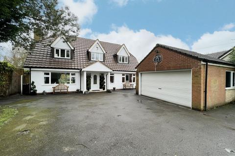 5 bedroom detached house for sale, Birchy Close, Dickens Heath, Solihull