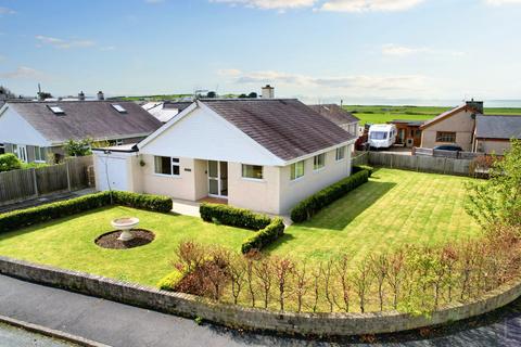 3 bedroom bungalow for sale, Gwendraeth, 15 Garth Estate, Pontllyfni