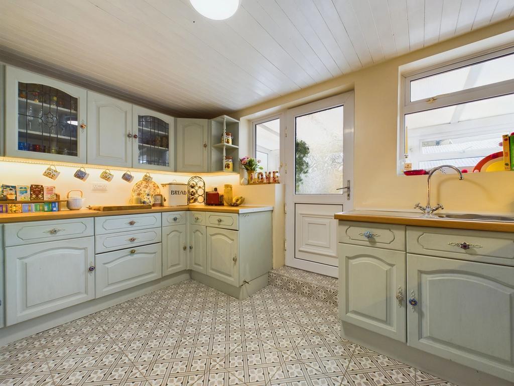 Kitchen/ dining room