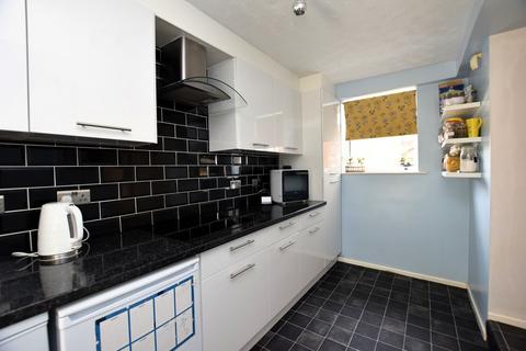 3 bedroom semi-detached house for sale, Charles Lakin Close, Shilton