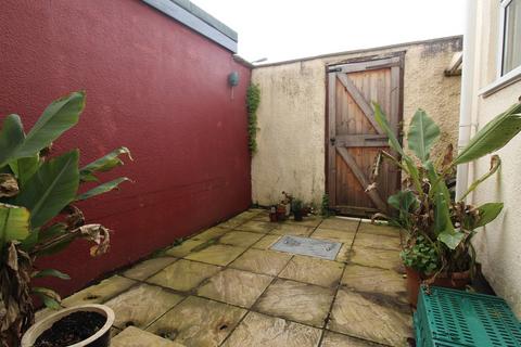 2 bedroom terraced house for sale, 11 Chute Street