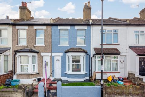 2 bedroom terraced house for sale, St Peter's Street, South Croydon
