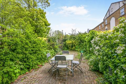 138 Bethwin Road, London, SE5 0YY