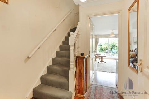 138 Bethwin Road, London, SE5 0YY