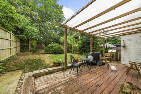 126d Burnt Ash Hill, London, SE12 0HT