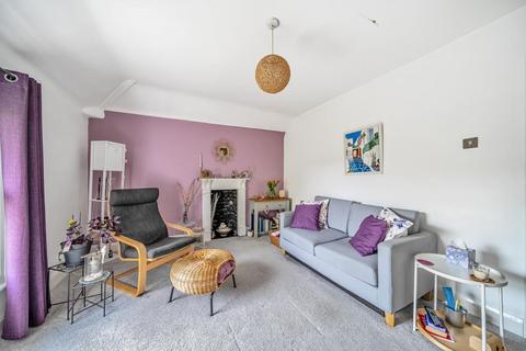 126d Burnt Ash Hill, London, SE12 0HT