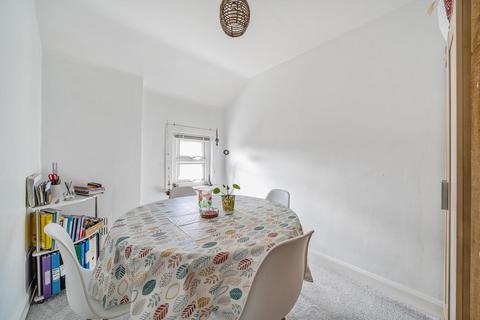 2 bedroom flat for sale, Burnt Ash hill, London