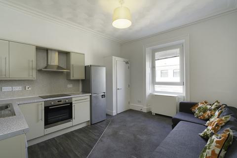 2 bedroom apartment to rent, Charlotte Street 3FL, Aberdeen