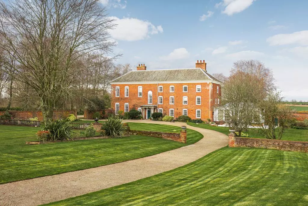 6 bedroom manor house for sale