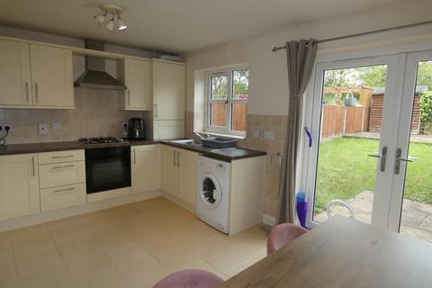 3 bedroom end of terrace house to rent, Queen Street, Madeley, Telford