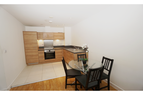 1 bedroom apartment to rent, 594 Commercial Road, London E14