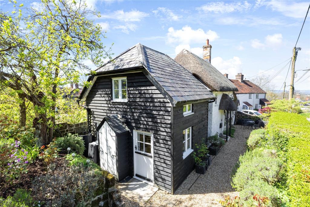 Shaftesbury, Dorset 2 bed detached house for sale £385,000