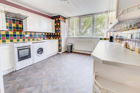 2 bedroom flat for sale, Kennerleigh Road, Cardiff. CF3