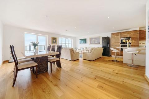 7 bedroom penthouse for sale, Queen Mary Road, Falmouth - Overlooking Gyllyngvase Beach