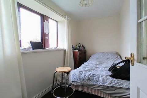10 Brook Lane, Clayton, Bradford, BD14 6PH