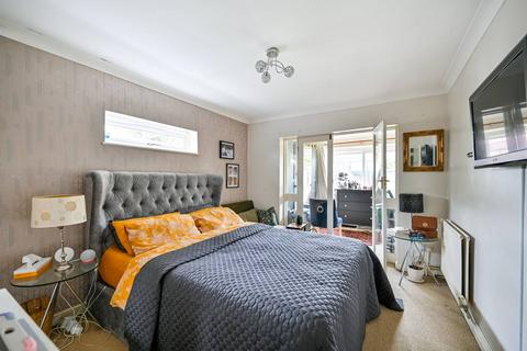2 bedroom bungalow for sale, Huntercombe Lane North, Taplow, Maidenhead, SL6