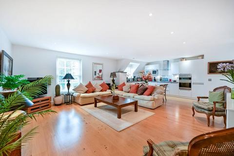 3 bedroom flat to rent, Boulters Lock Island, Maidenhead, SL6