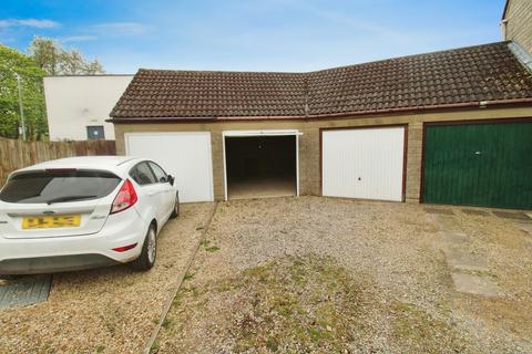 2 bedroom terraced house for sale, Rose Way, Cirencester