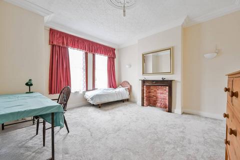 4 bedroom end of terrace house for sale, Birkhall Road, Catford, London, SE6
