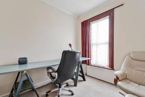 67 Birkhall Road, London, SE6 1TF