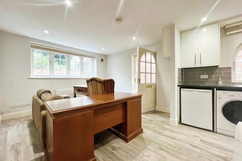 1 bedroom ground floor flat to rent, Marlborough, Wiltshire