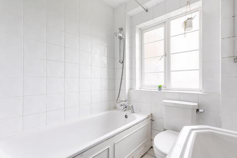 113 Chiswick Village, London, W4 3BZ