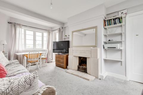 113 Chiswick Village, London, W4 3BZ