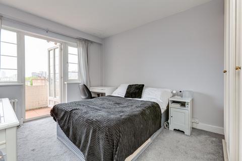 113 Chiswick Village, London, W4 3BZ