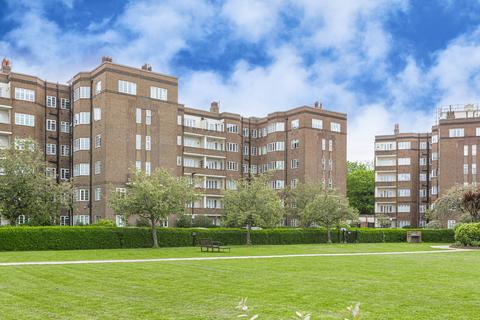 113 Chiswick Village, London, W4 3BZ