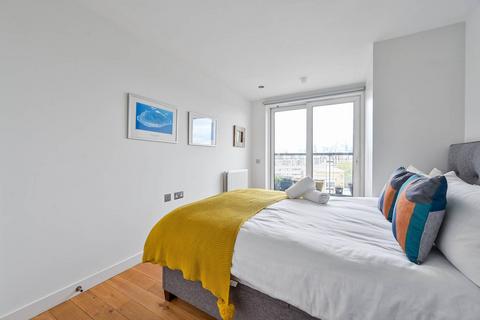 2 bedroom penthouse for sale, Tarves Way, Greenwich, London, SE10