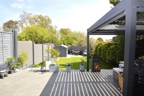 5 High Grove, London, SE18 2PS