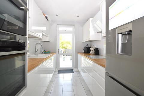 5 High Grove, London, SE18 2PS