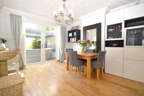 5 High Grove, London, SE18 2PS