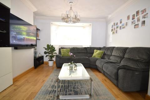 5 High Grove, London, SE18 2PS