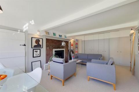 1 bedroom flat for sale, Heath Close, Hampstead Garden Suburb, NW11