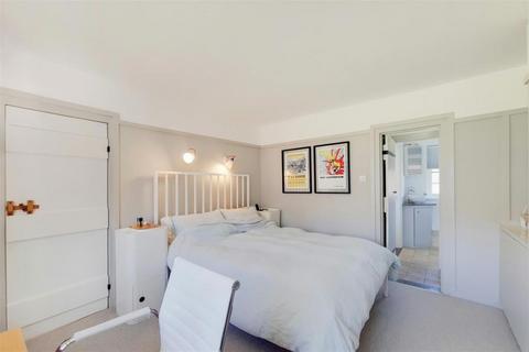 1 bedroom flat for sale, Heath Close, Hampstead Garden Suburb, NW11