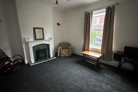 3 bedroom end of terrace house for sale, Drury Lane, Normanton