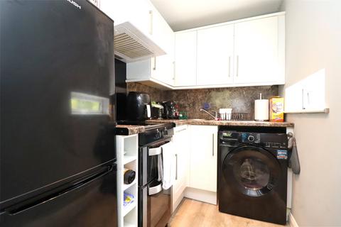 1 bedroom flat for sale, Alterton Close, Surrey GU21