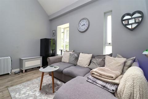 1 bedroom flat for sale, Alterton Close, Surrey GU21