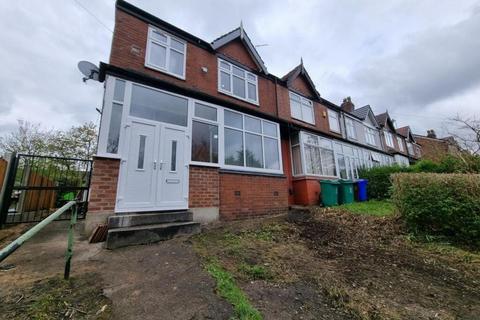 3 bedroom end of terrace house to rent, Smedley Lane, Cheetham Hill
