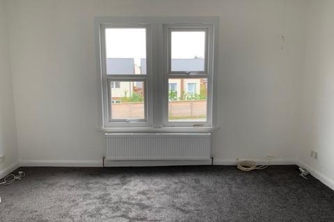 Studio to rent, London Road, Greenhithe