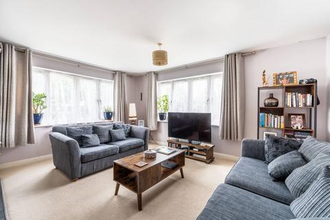 2 bedroom flat for sale, King George Crescent, Wembley, HA0