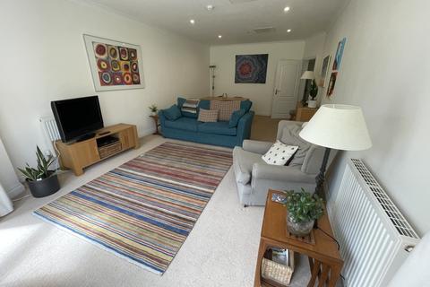 1 bedroom apartment to rent, Imperial Court, Bar Road, Falmouth TR11