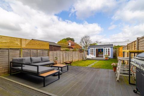 84 Park Road, Caterham, CR3 5TA