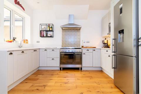 84 Park Road, Caterham, CR3 5TA