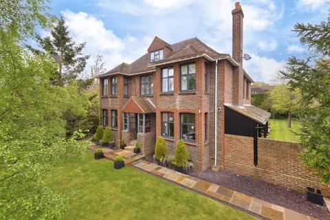 6 bedroom detached house for sale, Vicarage Road, Yalding, ME18 6DR