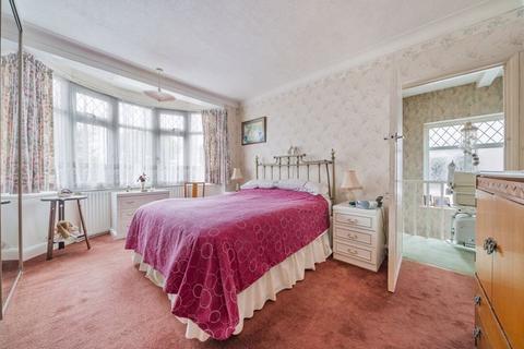 126 Avery Hill Road, London, SE9 2EY