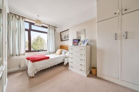 126 Avery Hill Road, London, SE9 2EY